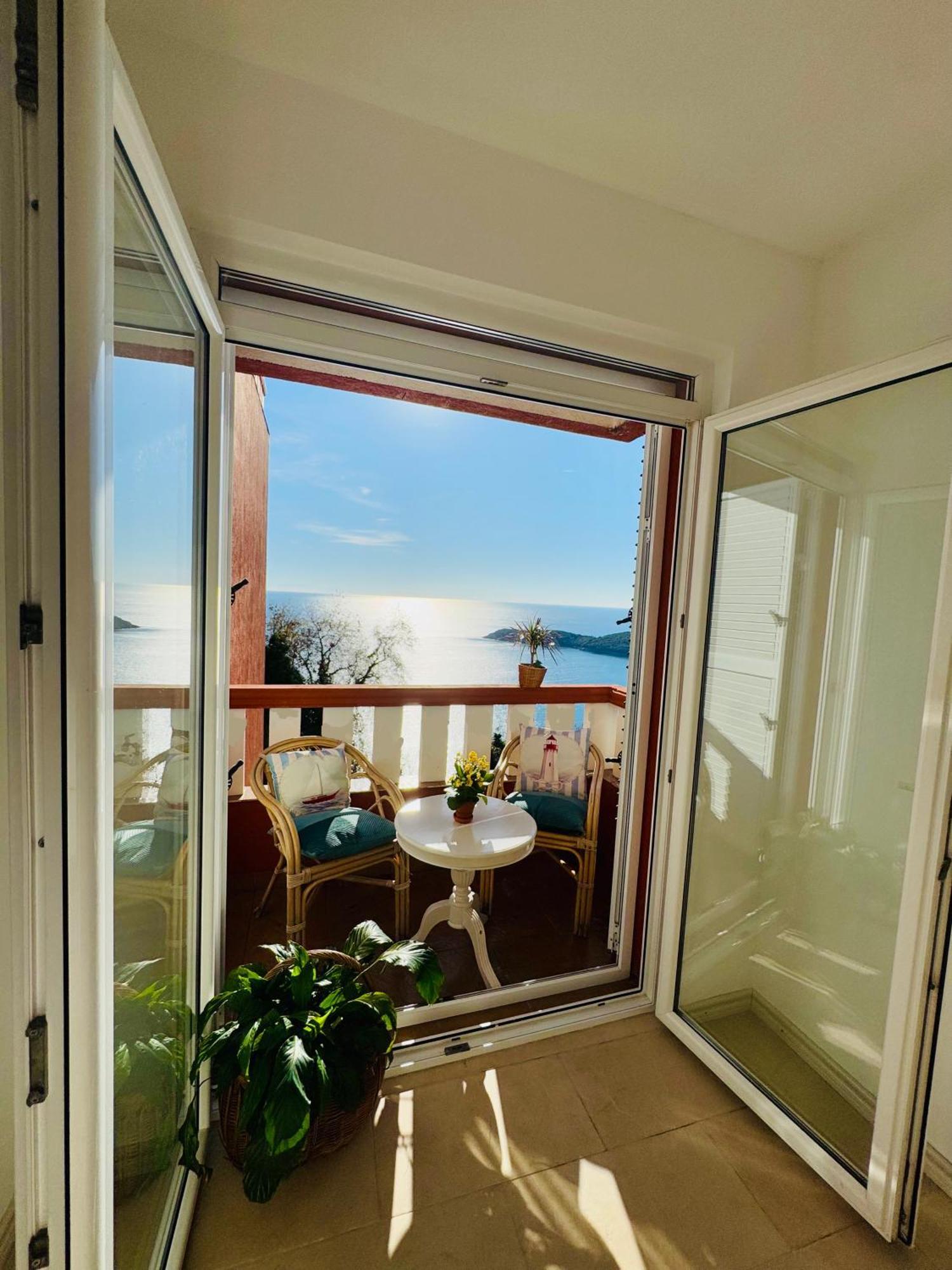 Budva Felix Suites エクステリア 写真