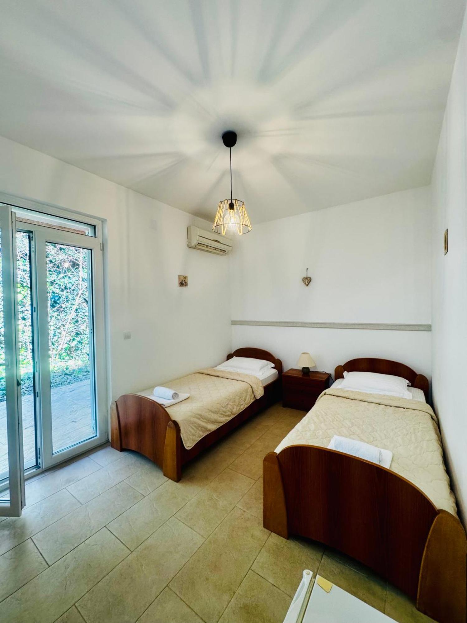 Budva Felix Suites エクステリア 写真