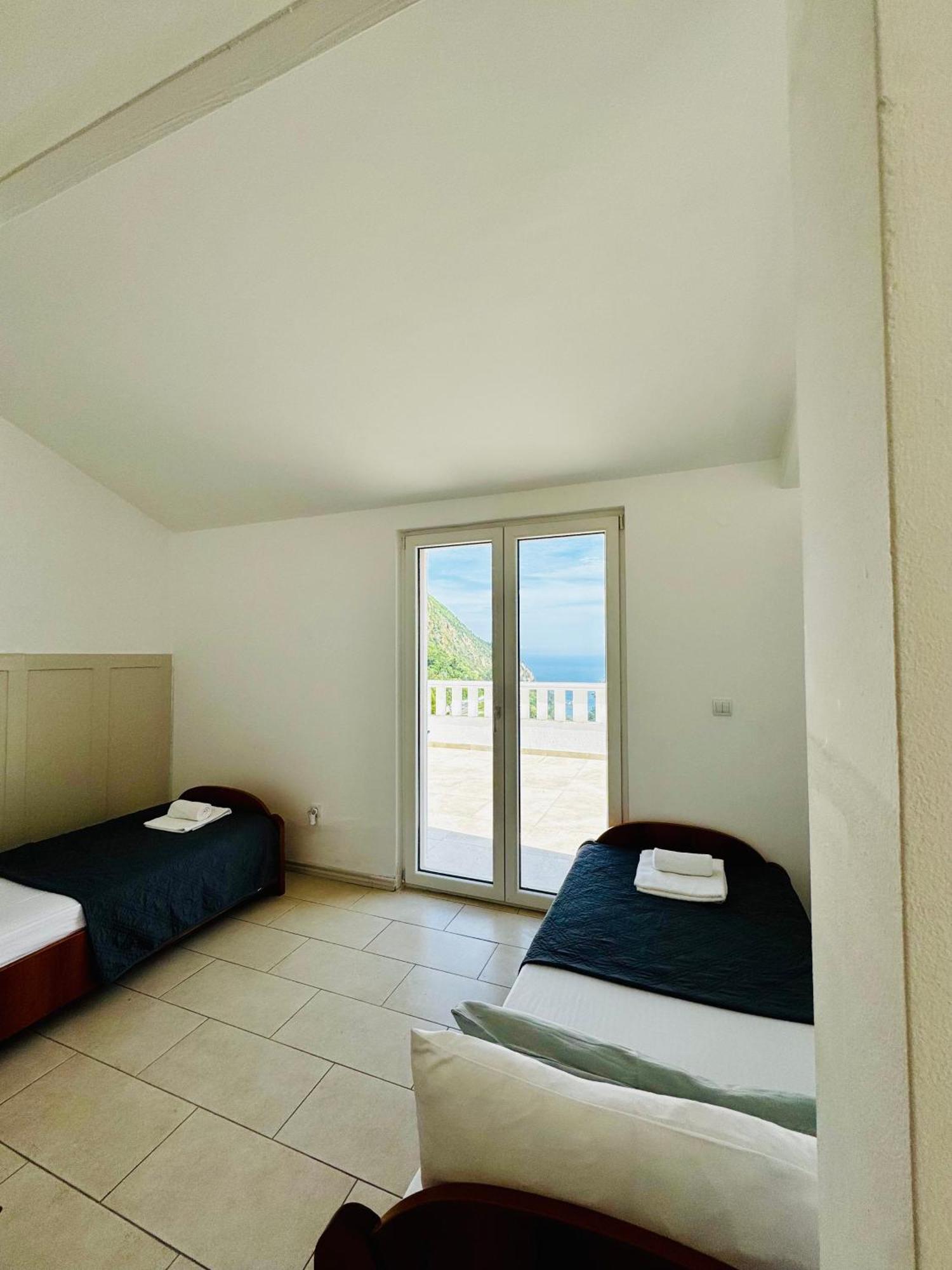 Budva Felix Suites エクステリア 写真