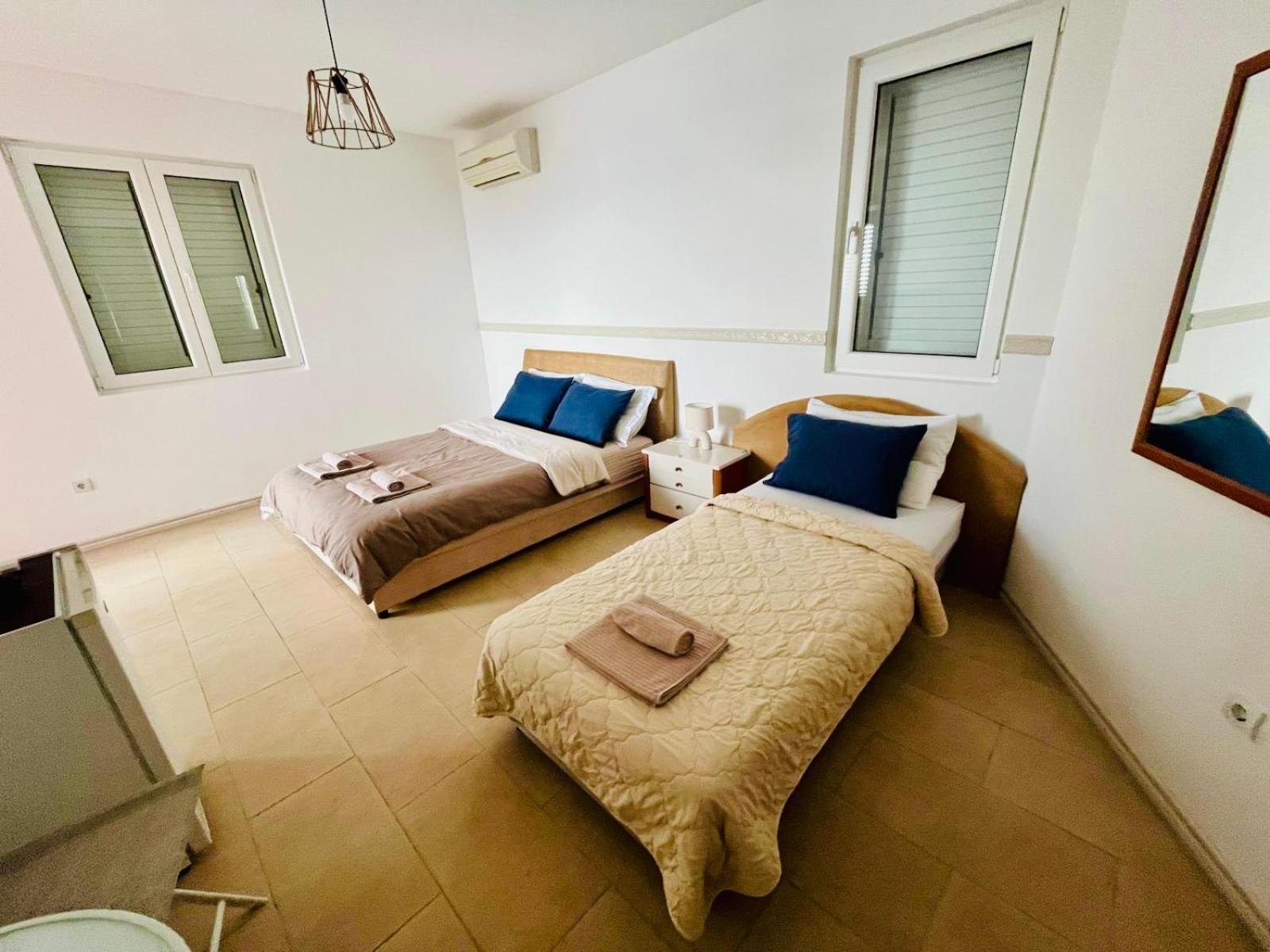 Budva Felix Suites エクステリア 写真